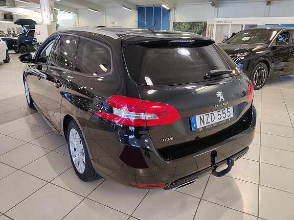 Peugeot 308 SW 3 of 8