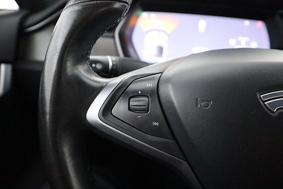 Tesla Model S 15 of 22