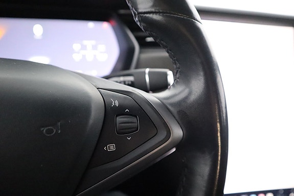 Tesla Model S 16 of 22