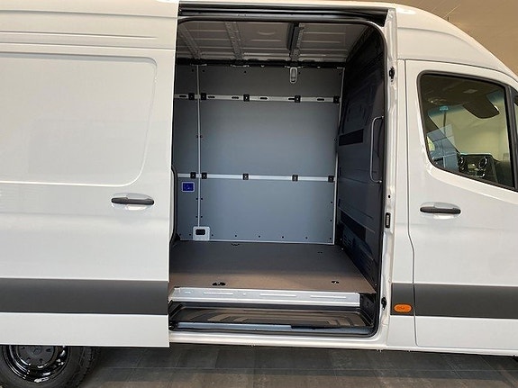 Mercedes-Benz Sprinter 208 7 of 12