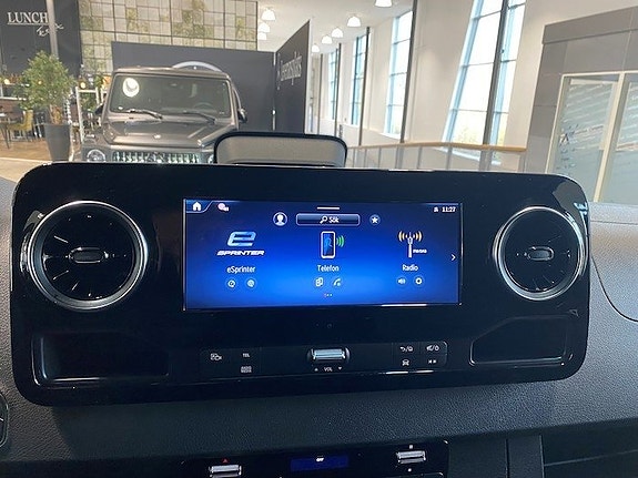 Mercedes-Benz Sprinter 208 11 of 12
