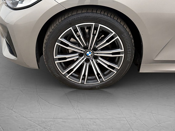 BMW 320 30 of 30