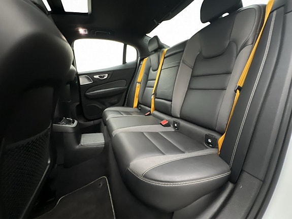 Volvo S60 30 of 30