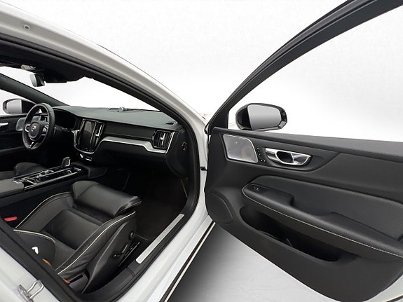 Volvo S60 29 of 30