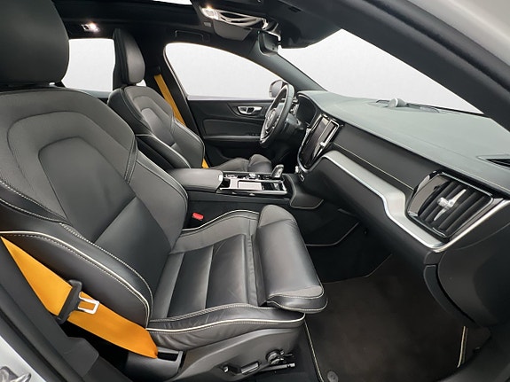 Volvo S60 28 of 30
