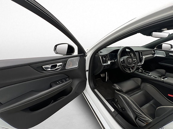 Volvo S60 11 of 30