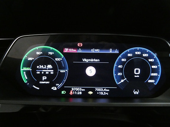 Audi e-tron 21 of 24