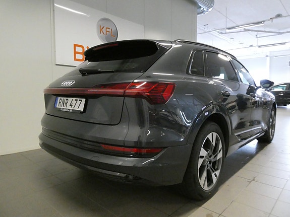 Audi e-tron 9 of 24