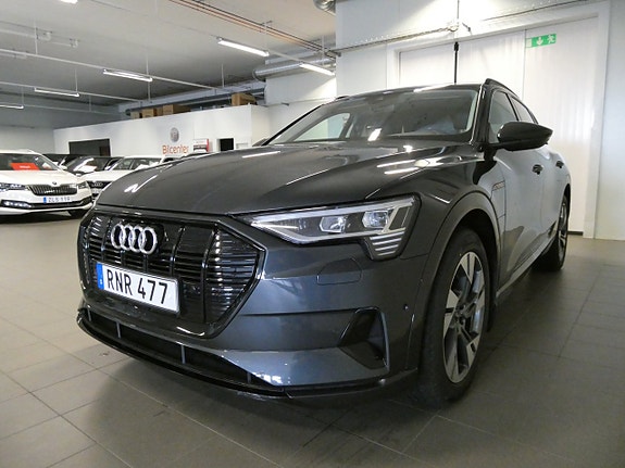 Audi e-tron 14 of 24