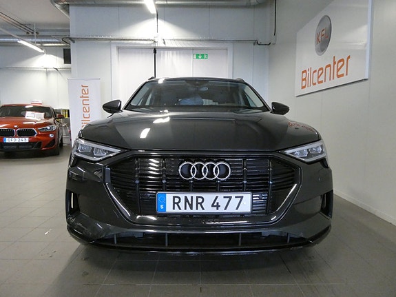 Audi e-tron 15 of 24