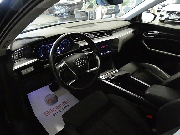 Audi e-tron 16 of 24
