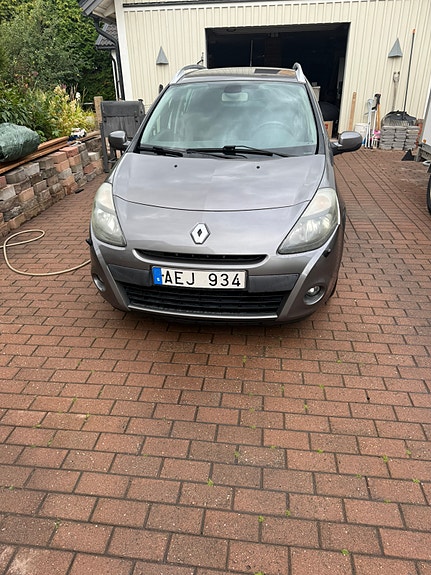 Renault Clio 2 of 12