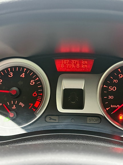 Renault Clio 10 of 12