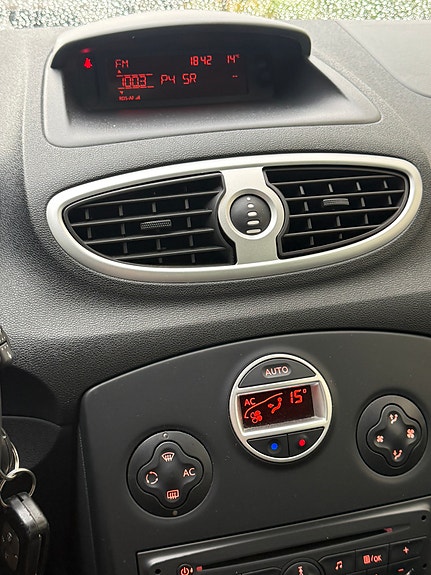 Renault Clio 11 of 12