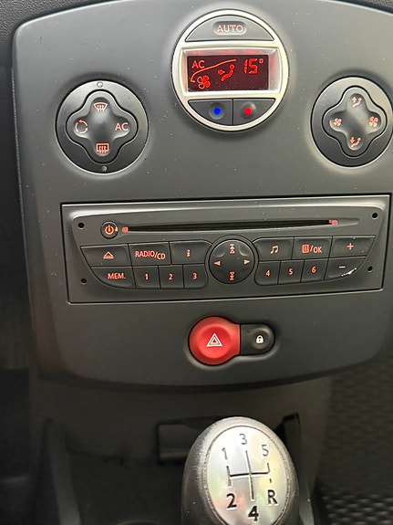 Renault Clio 12 of 12