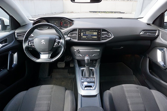 Peugeot 308 2 of 25