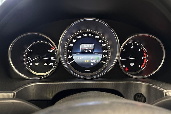 Mercedes-Benz E220 17 of 20