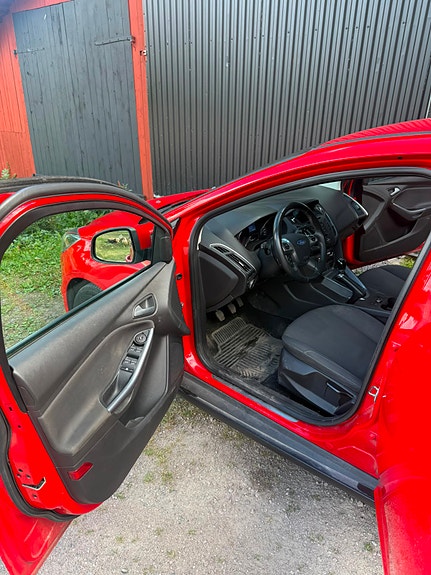 Ford Focus 8 of 13