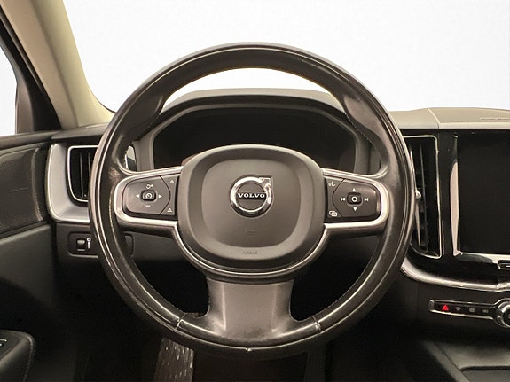 Volvo XC60 14 of 30