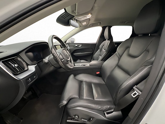 Volvo XC60 12 of 30