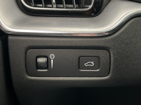 Volvo XC60 17 of 30