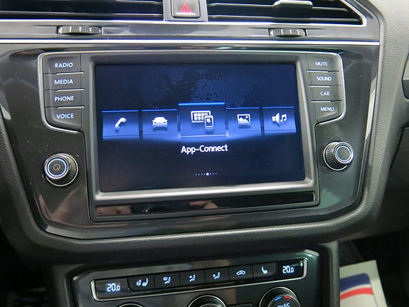 Volkswagen Tiguan 24 of 29