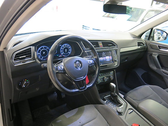 Volkswagen Tiguan 19 of 29
