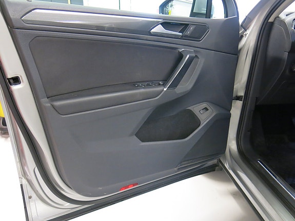Volkswagen Tiguan 18 of 29