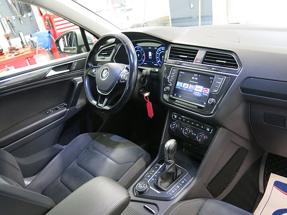 Volkswagen Tiguan 23 of 29