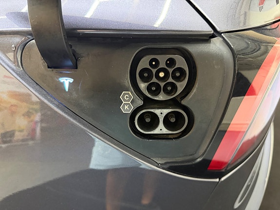 Tesla Model 3 23 of 23