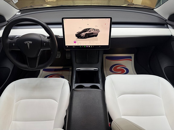 Tesla Model 3 12 of 23