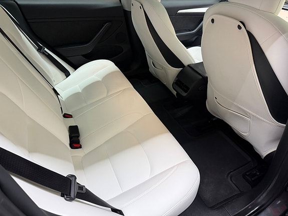 Tesla Model 3 10 of 23