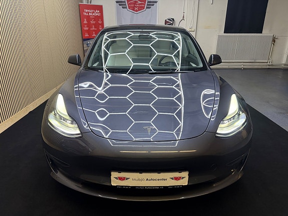 Tesla Model 3 6 of 23