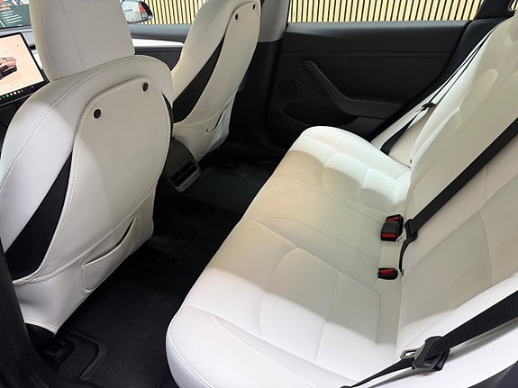 Tesla Model 3 8 of 23