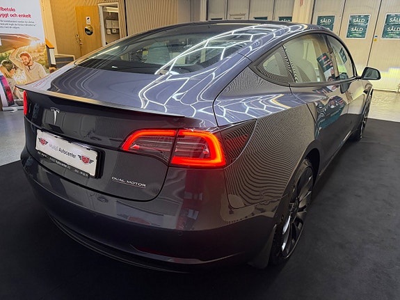 Tesla Model 3 5 of 23