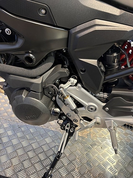 BMW F 900 R 13 of 13