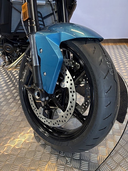 BMW F 900 R 9 of 13