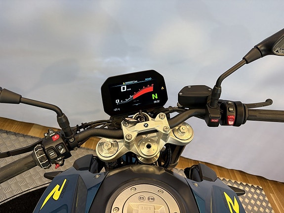 BMW F 900 R 11 of 13