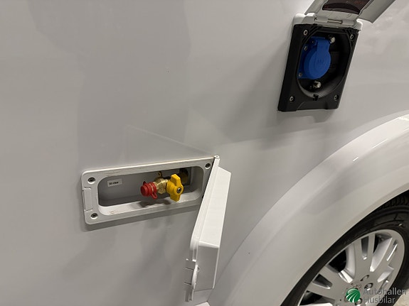 Eura Mobil Profila T 726 EF MB 5 of 17