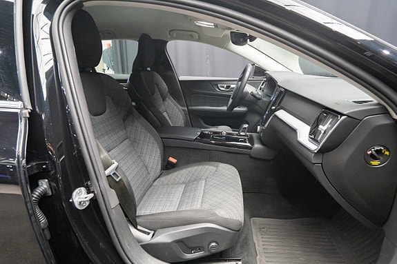 Volvo V60 13 of 25