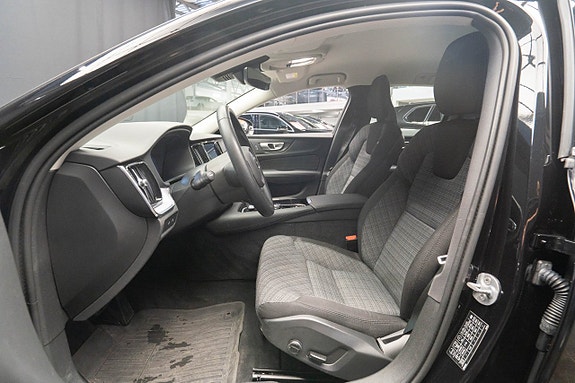 Volvo V60 17 of 25