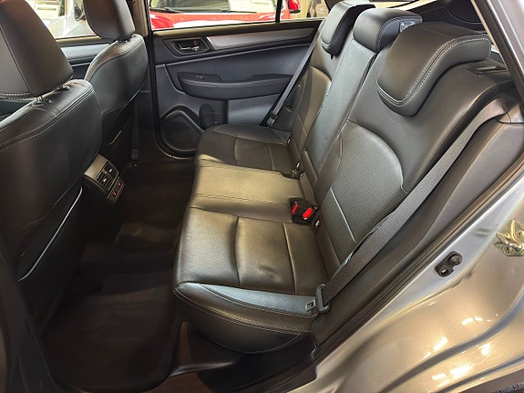 Subaru Outback 8 of 18