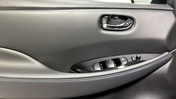 Nissan Leaf 11 of 13