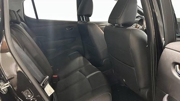 Nissan Leaf 5 of 13