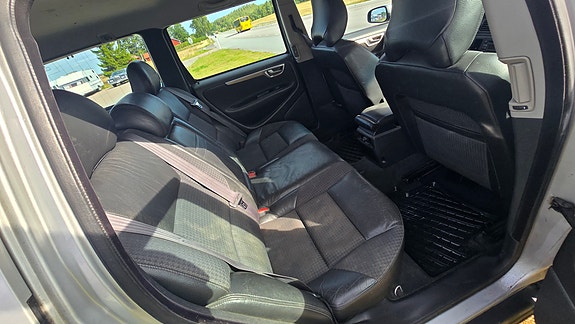 Volvo V70 7 of 8