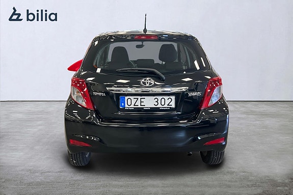 Toyota Yaris 5 of 21
