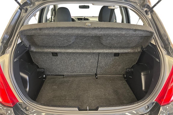 Toyota Yaris 12 of 21