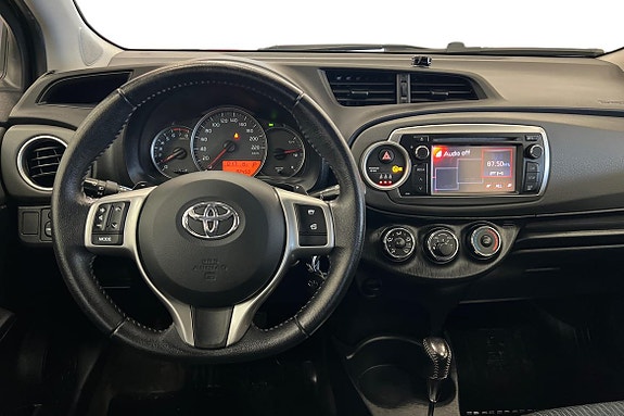 Toyota Yaris 11 of 21