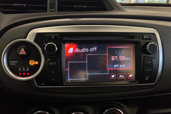Toyota Yaris 15 of 21
