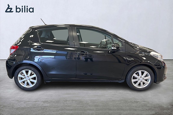 Toyota Yaris 18 of 21